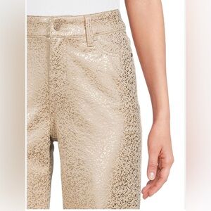 NWT Time And Tru women’s Metallic Printed Mid-Rise Slim Fit Pant. Size 4. Gold.